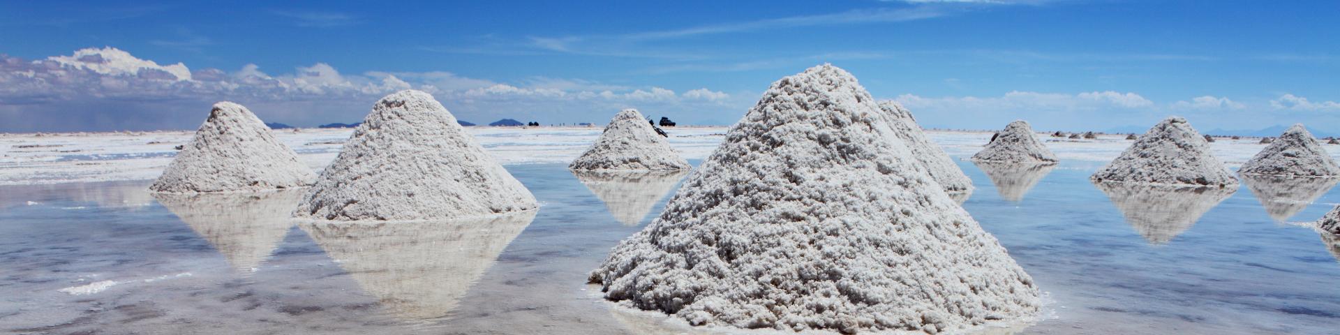 Salar d'Uyuni, désert de sel et plus grand gisement mondial de lithium (Bolivie)
