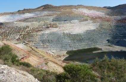 Carrière de bentonite à Milos (Grèce)