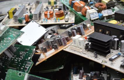 Les déchets électroniques et électriques : un gisement de métaux et de terres rares - © BRGM Déchets électroniques