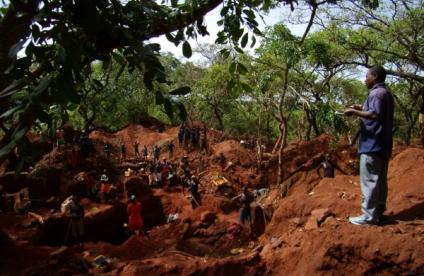 Diaminage en terrasses alluviales (République Centrafricaine, 2007) / © BRGM - Francis Barthélémy