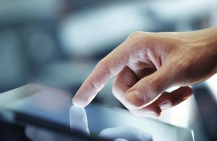 Ecran tactile incluant une molécule appelée ITO 2 : oxydes d'indium et d'étain.