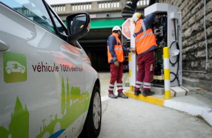 Véhicule 100% électrique - Crédits : A. Bouissou / Terra(Ministère de la transition écologique) Véhicule 100% électrique