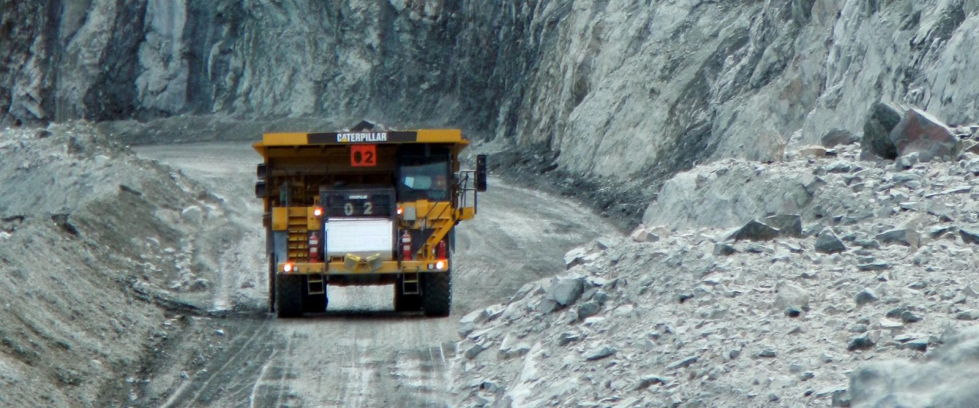 Camion dans une mine © BRGM - Blandine Gourcerol