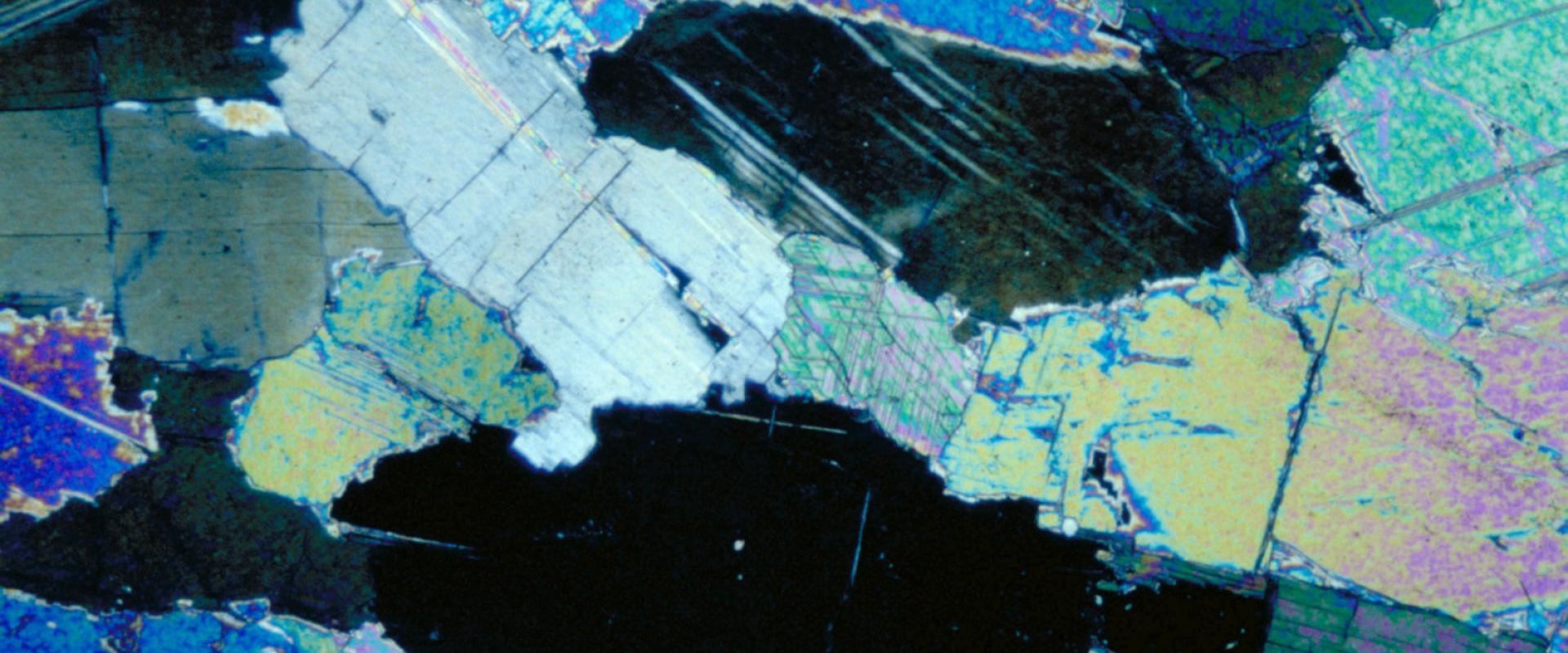 Lame mince d'anhydrite © BRGM - Elisabeth Le Goff