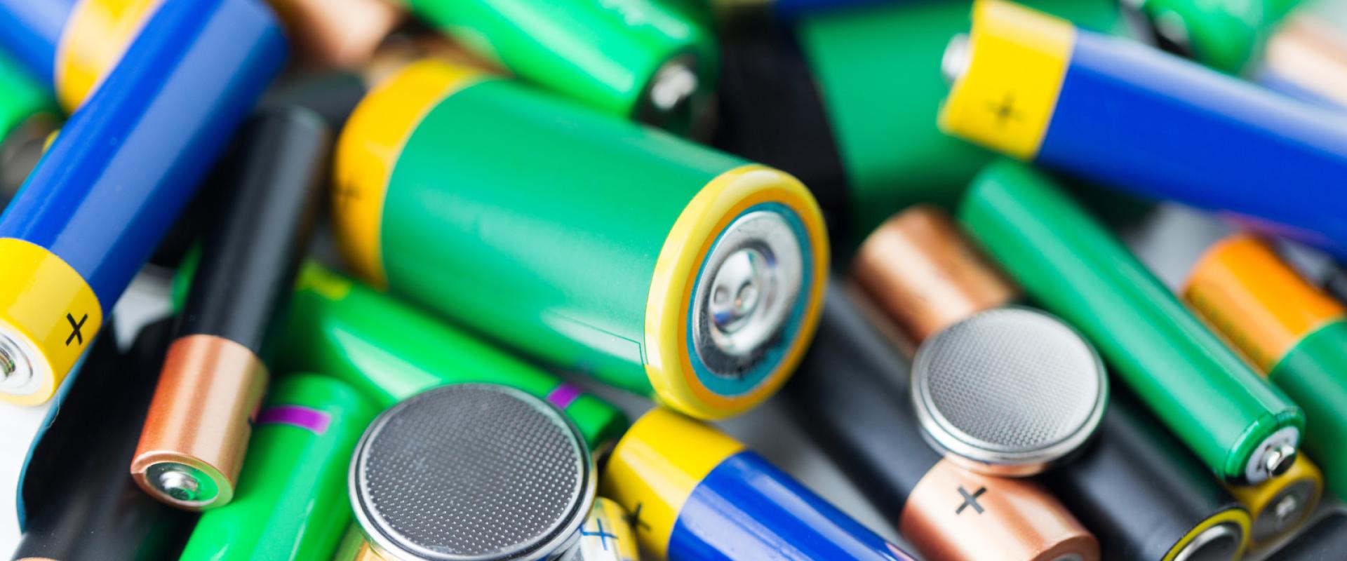 Piles et batteries - © BRGM Piles