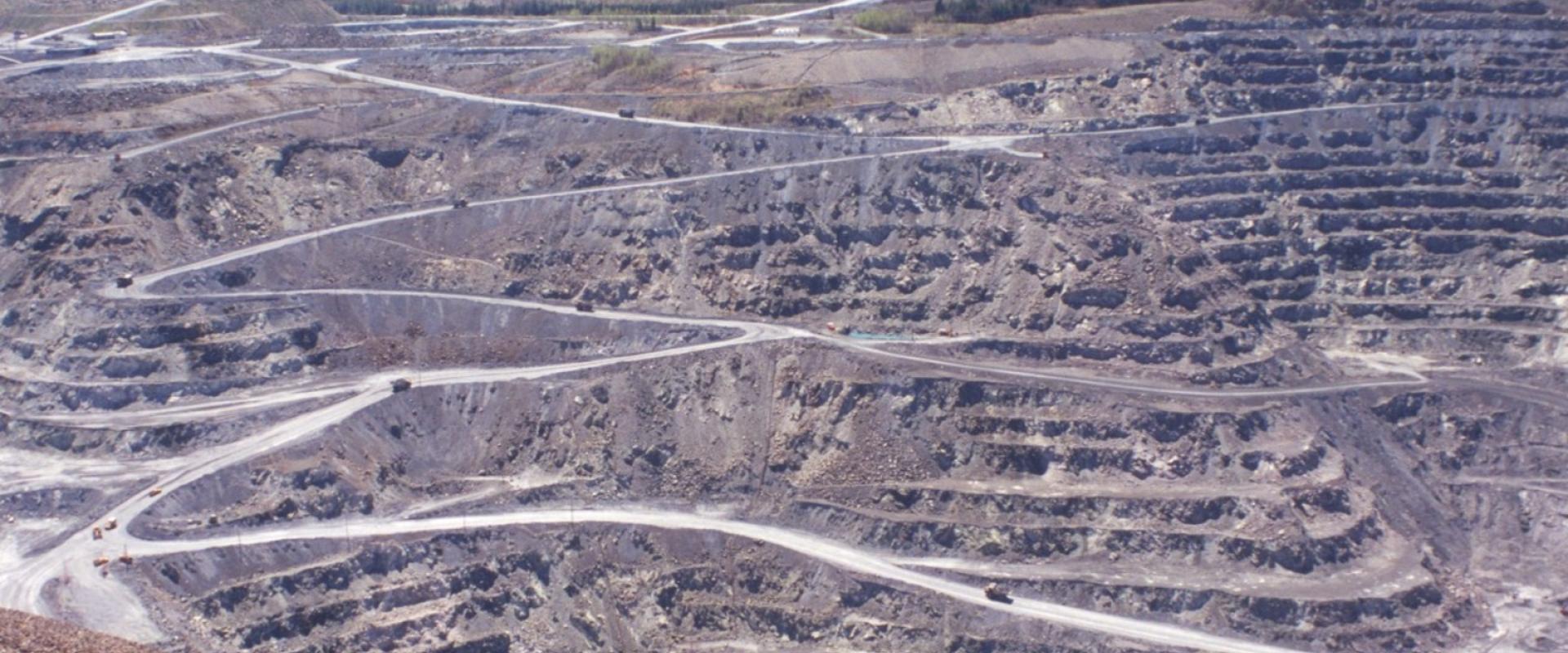 Une mine d'amiante au Québec © BRGM - Romain Chartier