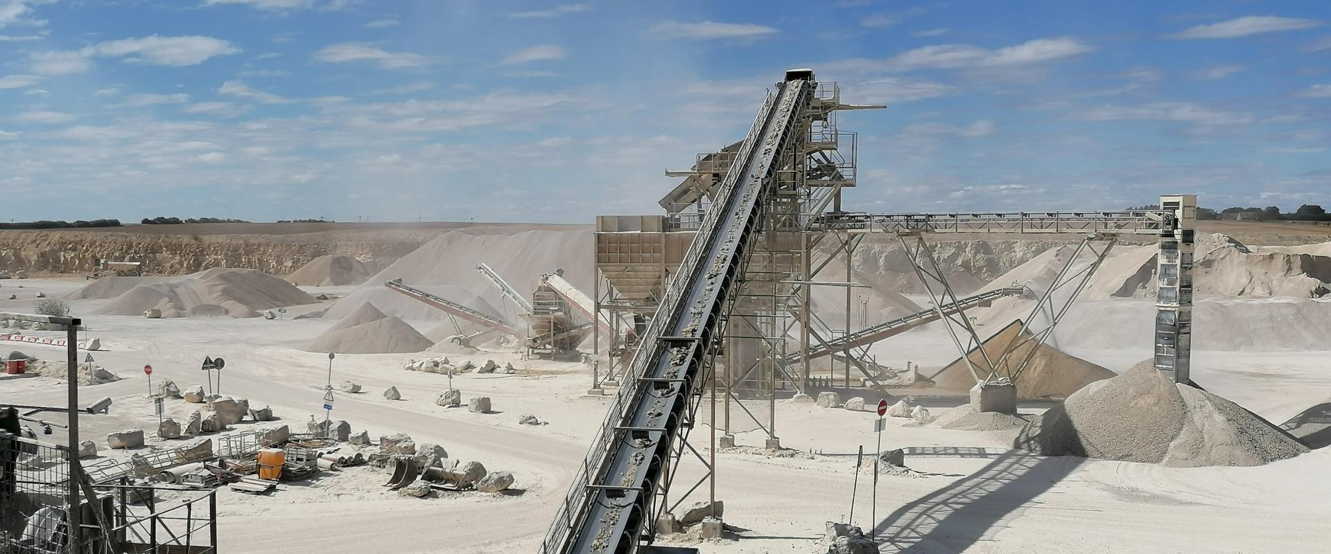 Carrière de granulats à Villermain (Loir-et-Cher)