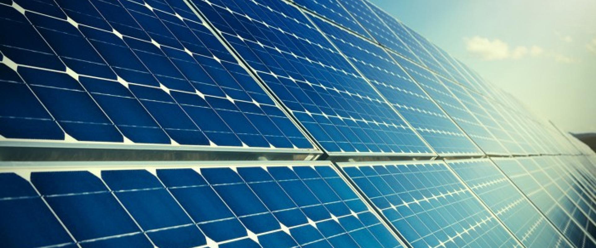 Panneaux photovoltaïques - Shutterstock Panneaux photovoltaïques
