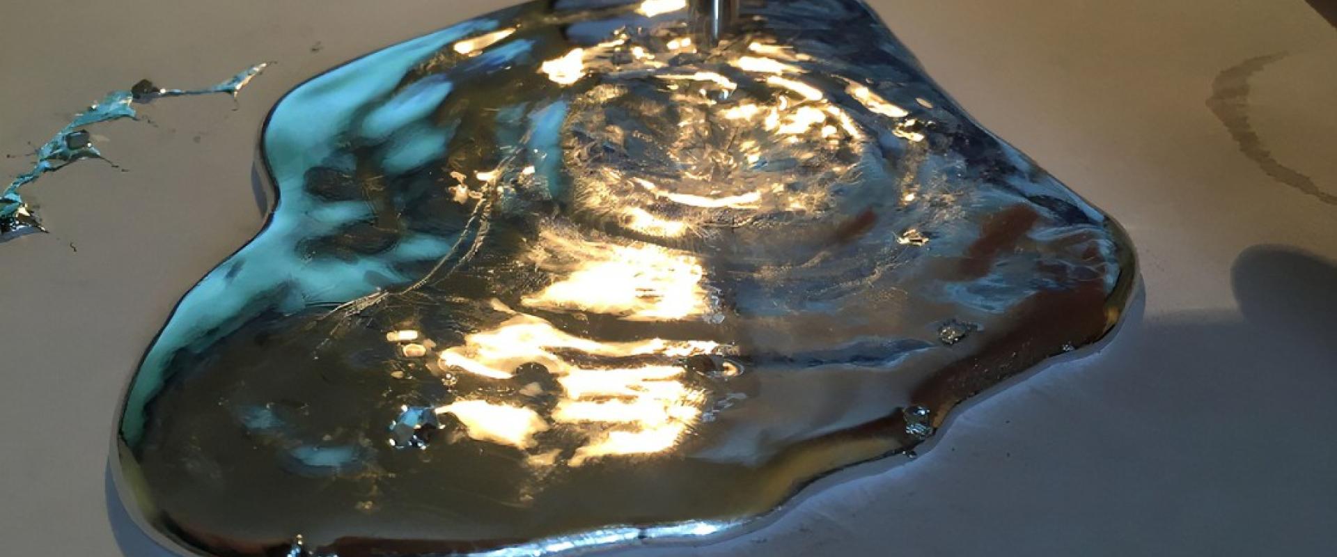 Gallium liquide - www.chemistrylearner.com Gallium liquide