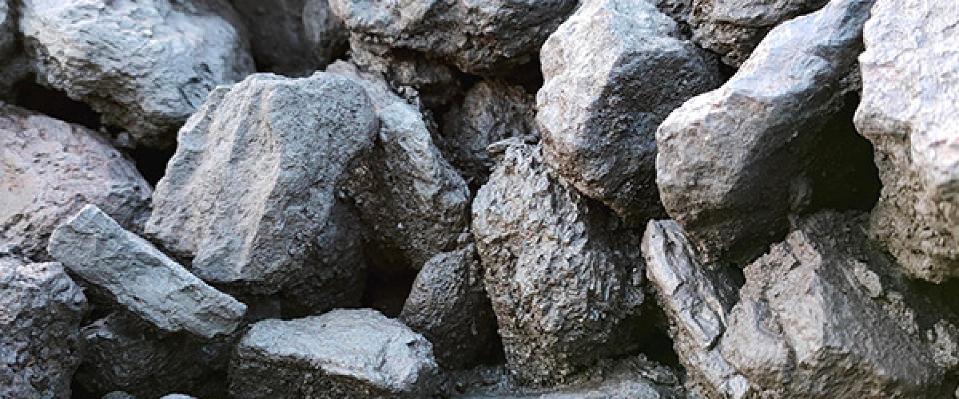 Minerai rocheux à très haute teneur en manganèse