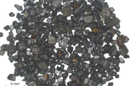 Grains de coltan (Crique Vénus, Guyane)